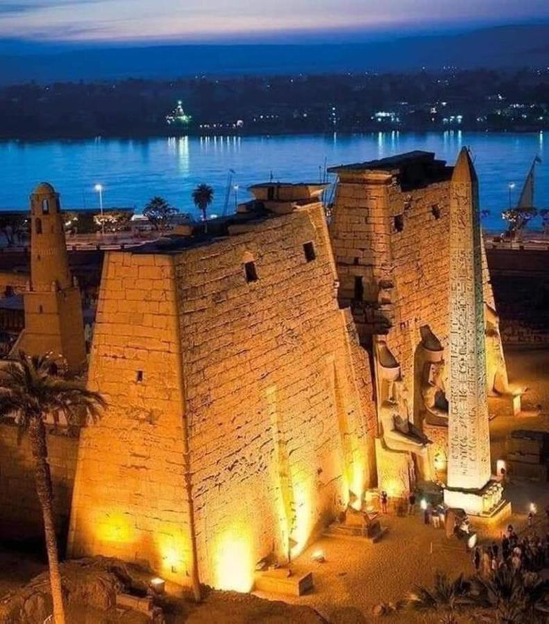 Ferienwohnung Luxor Plaza House Exterior foto